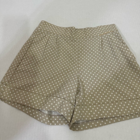 7th Avenue suiting Company sz 4 short silky feel cuffed  shorts - Picture 5 of 11
